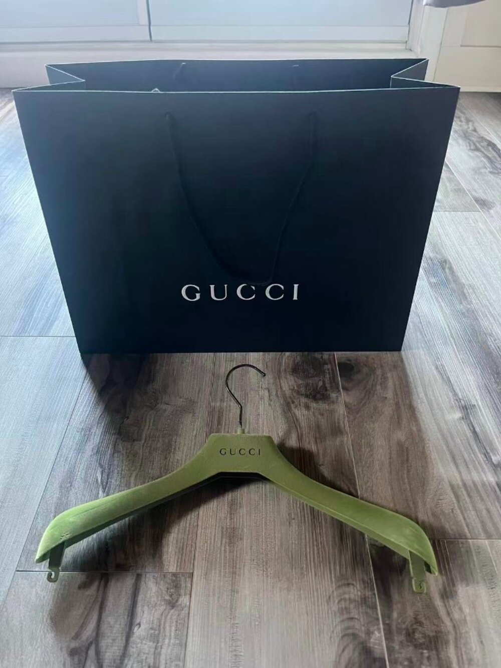 Large Gucci Shopping Bag and Hanger